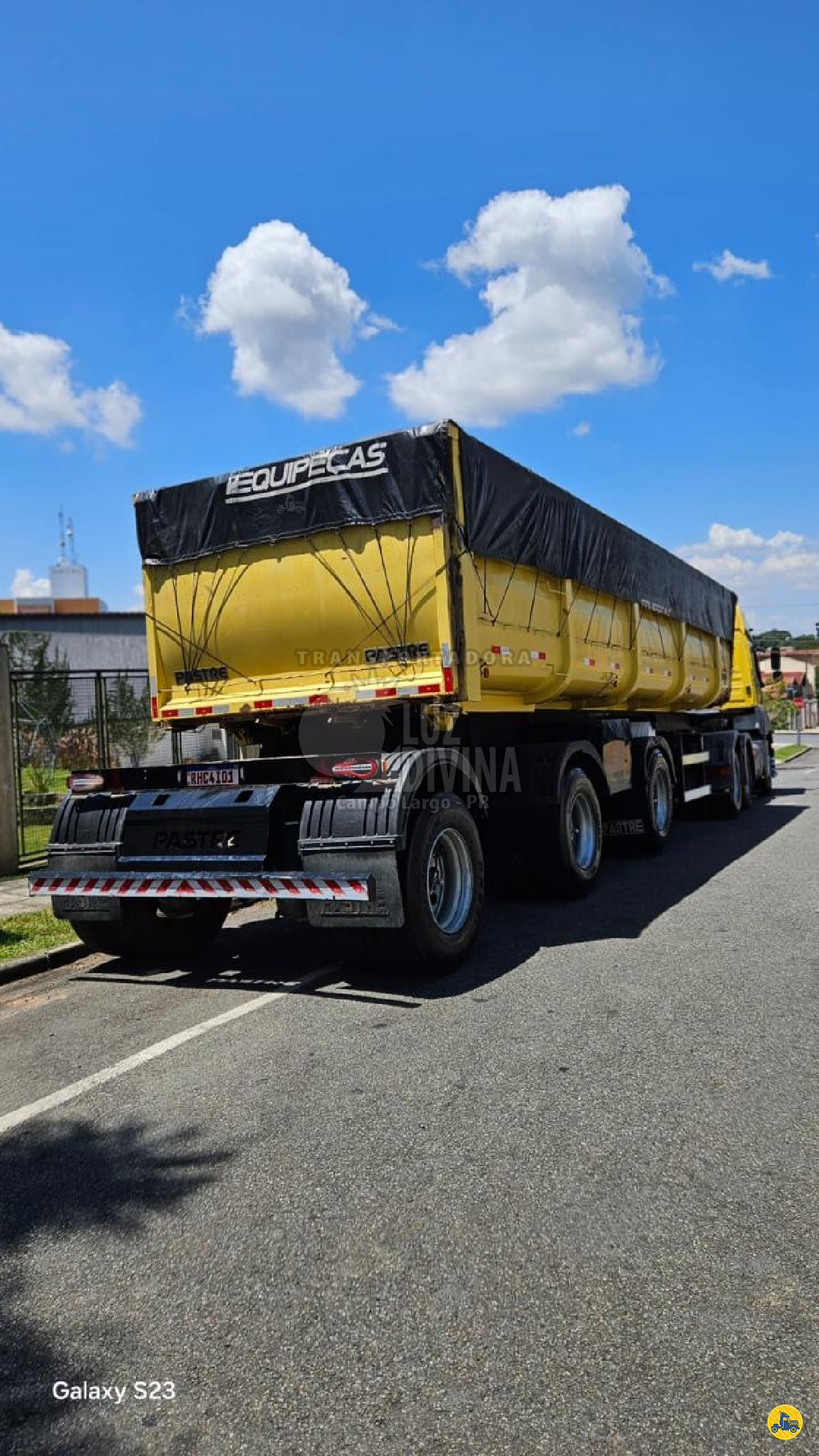CARRETA SEMI-REBOQUE BASCULANTE Transportadora Luz Divina  CAMPO LARGO PARANÁ PR